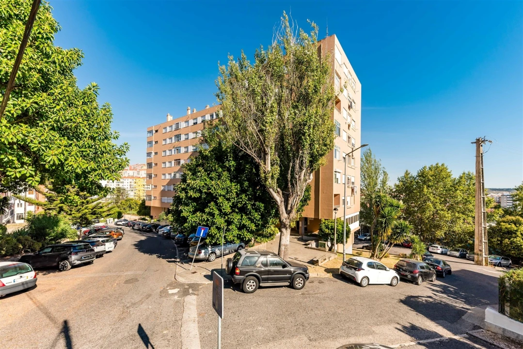 Apartamento T2 para Arrendamento em Massamá e Monte Abraão Foto 4