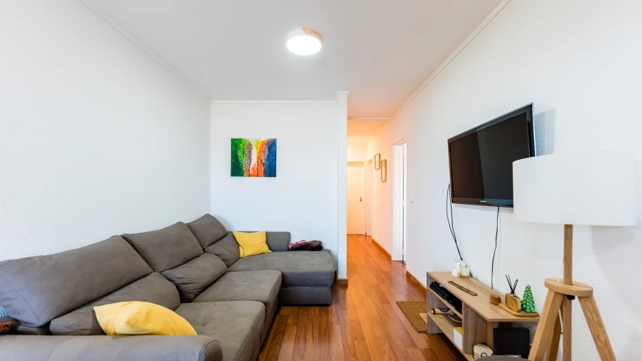 Apartamento T2 para Arrendamento em Massamá e Monte Abraão