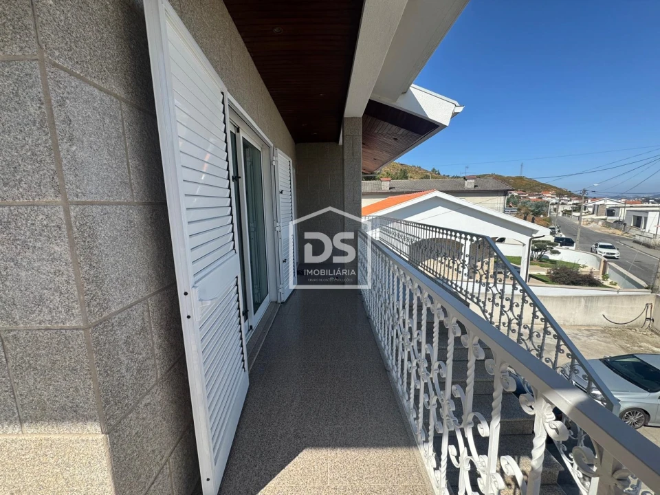 Apartamento T1 para Arrendamento em Nevogilde Foto 4