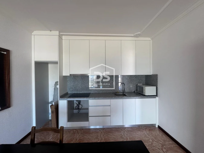 Apartamento T1 para Arrendamento em Nevogilde Foto 14