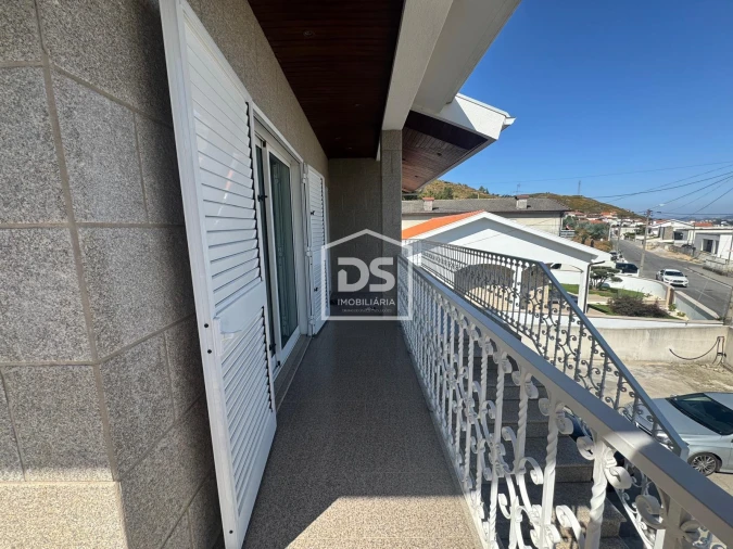 Apartamento T1 para Arrendamento em Nevogilde Foto 4