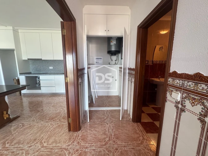 Apartamento T1 para Arrendamento em Nevogilde Foto 6