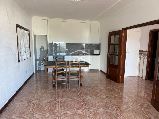 Apartamento T1 para Arrendamento em Nevogilde Foto 2
