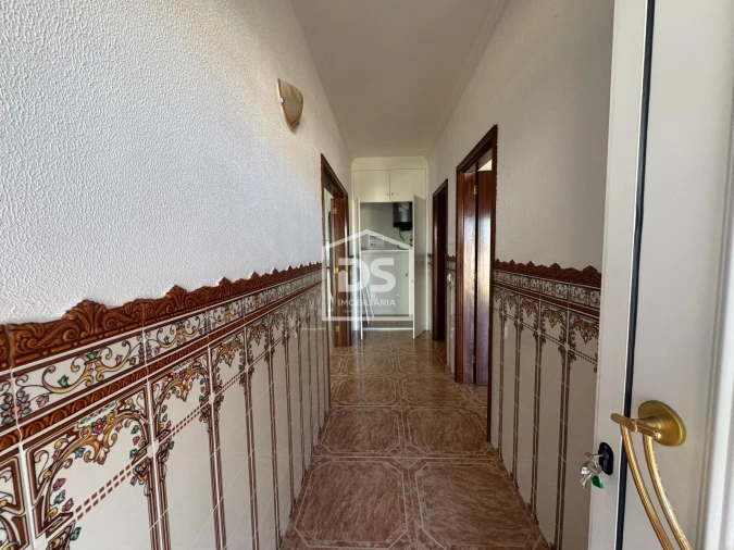 Apartamento T1 para Arrendamento em Nevogilde Foto 10