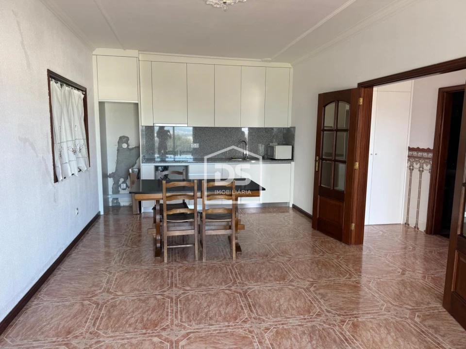 Apartamento T1 para Arrendamento em Nevogilde Foto 2