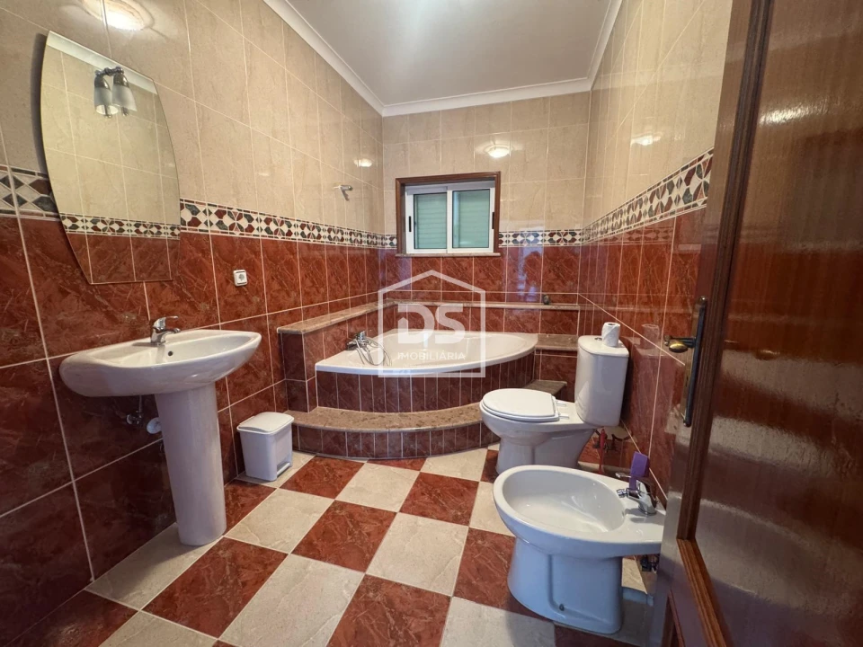 Apartamento T1 para Arrendamento em Nevogilde Foto 5