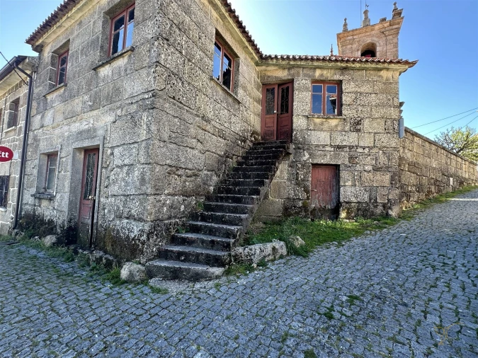 Moradia T3 para Venda em Castro Laboreiro e Lamas de Mouro Foto 3