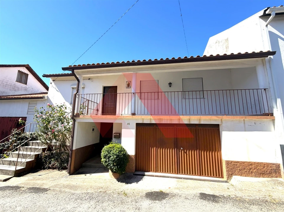 Moradia T3 para Venda em Tabua Foto 1