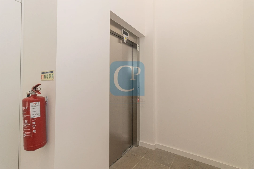 Apartamento T0 para Venda em Pedrouços Foto 9