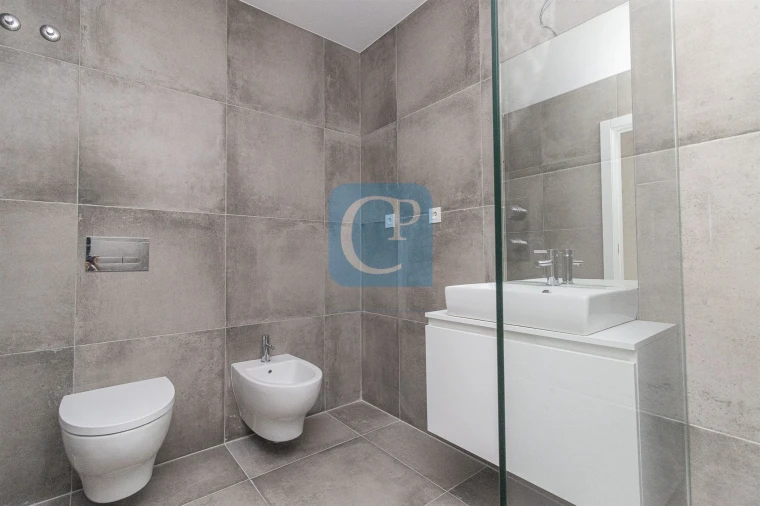 Apartamento T0 para Venda em Pedrouços Foto 6