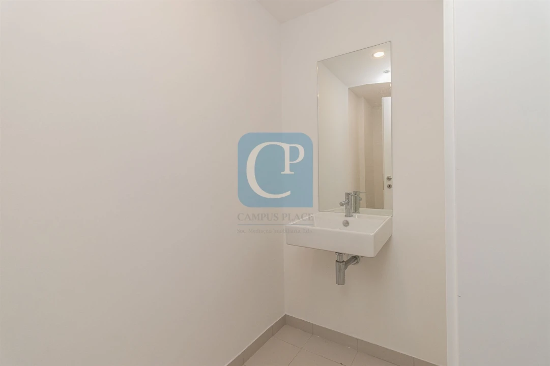 Apartamento T0 para Venda em Pedrouços Foto 8