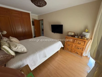 Apartamento T3 para Venda em Quelfes
