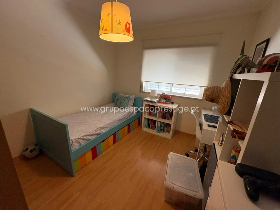 Apartamento T3 para Venda em Quelfes Foto 11