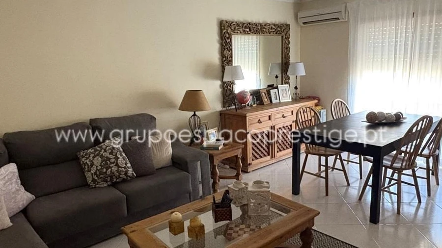 Apartamento T3 para Venda em Quelfes