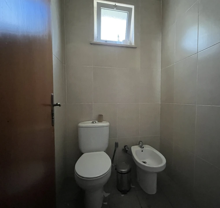 Loja para Arrendamento em Abraveses Foto 4