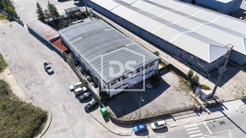 Armazém para Venda em Cristelos, Boim e Ordem