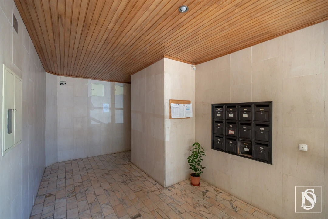 Apartamento T2 para Venda em Buarcos Foto 33