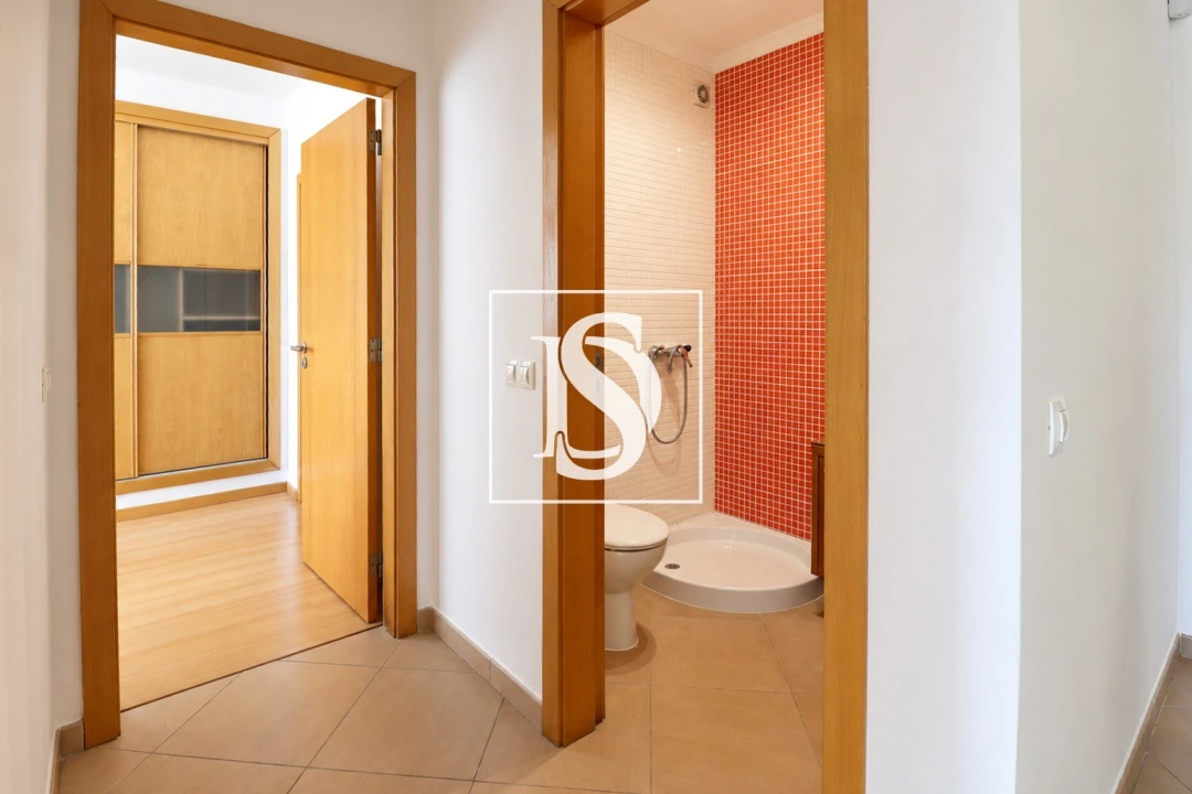 Apartamento T2 para Venda em Portimão Foto 13