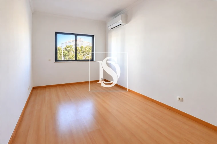 Apartamento T2 para Venda em Portimão Foto 12