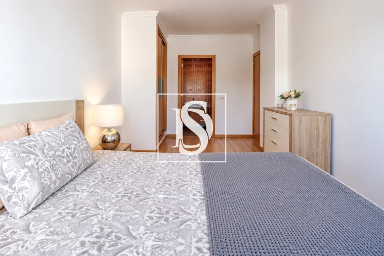Apartamento T2 para Venda em Portimão Foto 5