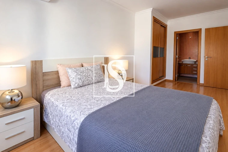 Apartamento T2 para Venda em Portimão Foto 4