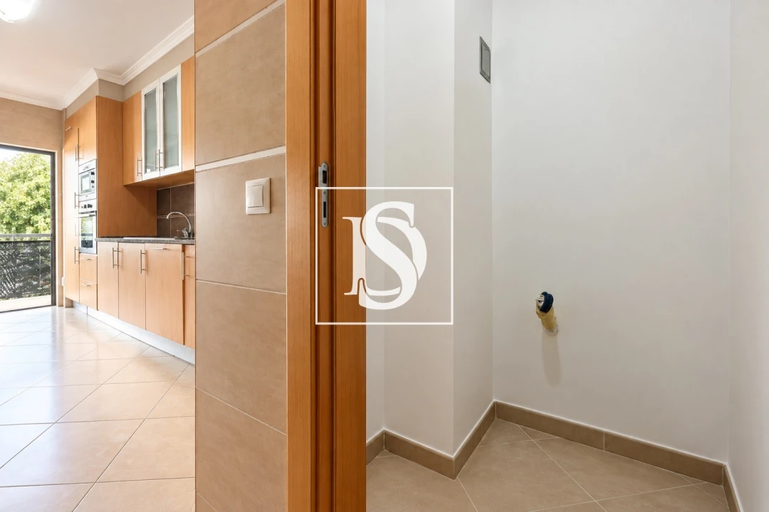 Apartamento T2 para Venda em Portimão Foto 16