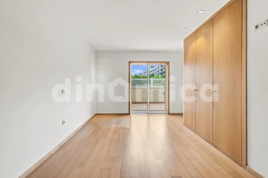 Apartamento T3 para Venda em Vila Nova de Famalicão e Calendário Foto 17