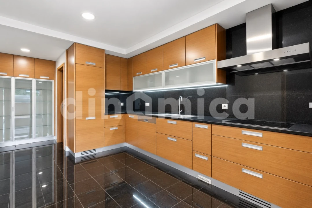 Apartamento T3 para Venda em Vila Nova de Famalicão e Calendário Foto 4