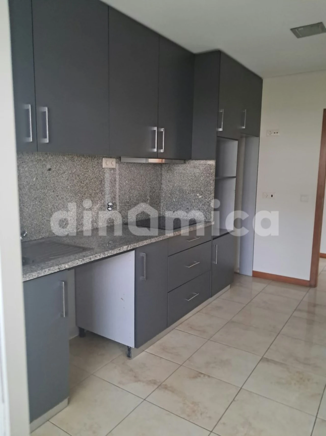 Apartamento T2 para Venda em Ribeirão Foto 3