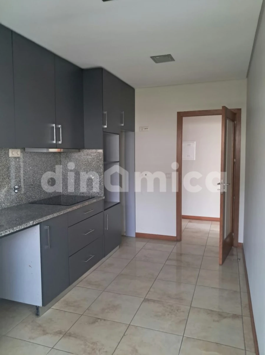 Apartamento T2 para Venda em Ribeirão Foto 2