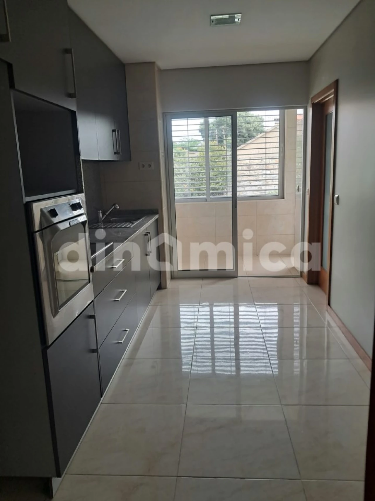 Apartamento T2 para Venda em Ribeirão Foto 3