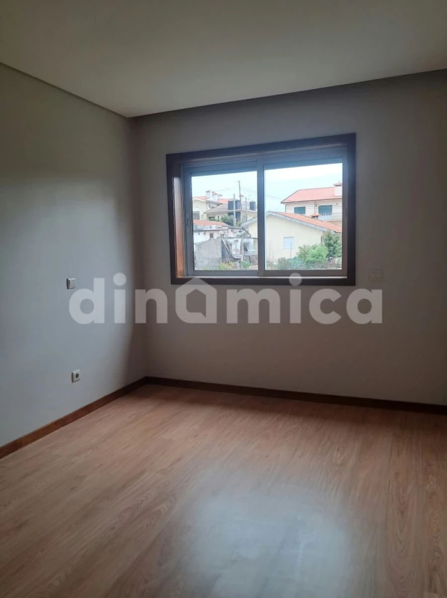 Apartamento T2 para Venda em Ribeirão Foto 12