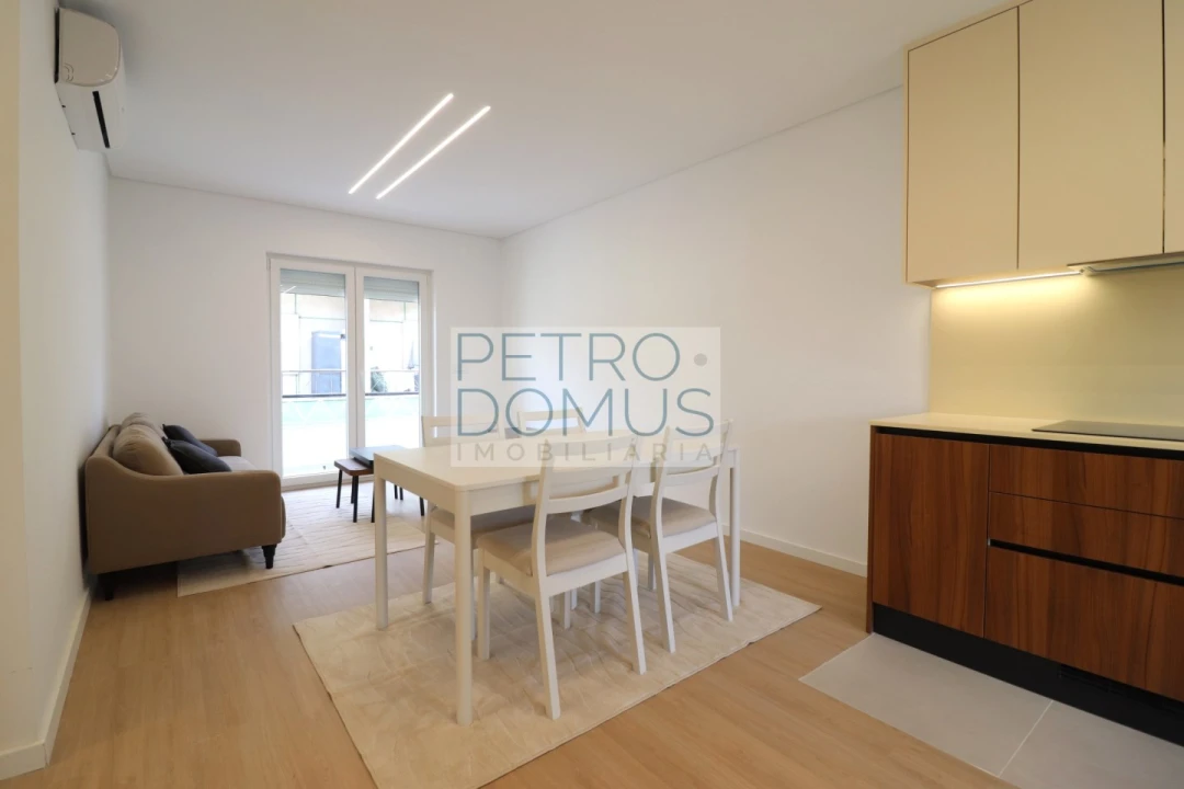 Apartamento T3 para Venda em Almada, Cova da Piedade, Pragal e Cacilhas Foto 2