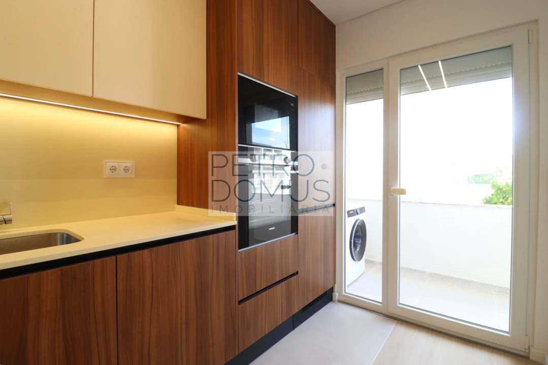 Apartamento T3 para Venda em Almada, Cova da Piedade, Pragal e Cacilhas Foto 5
