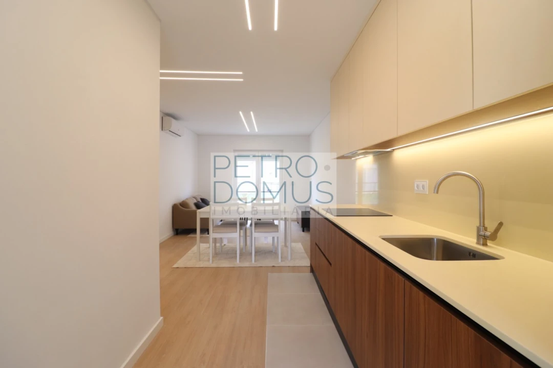 Apartamento T3 para Venda em Almada, Cova da Piedade, Pragal e Cacilhas Foto 12