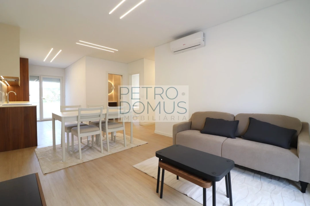 Apartamento T3 para Venda em Almada, Cova da Piedade, Pragal e Cacilhas Foto 1