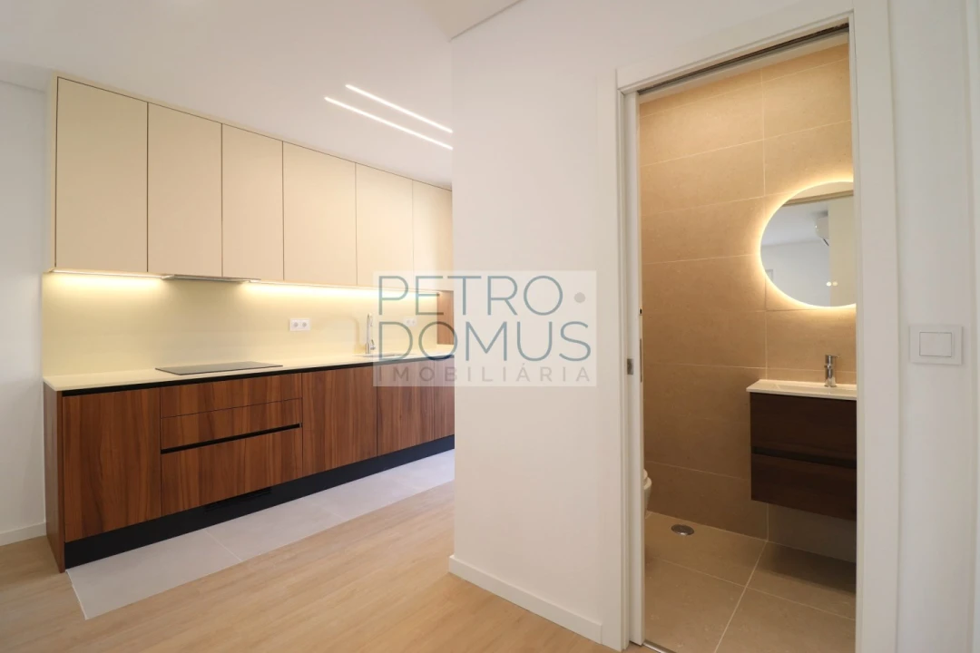 Apartamento T3 para Venda em Almada, Cova da Piedade, Pragal e Cacilhas Foto 16