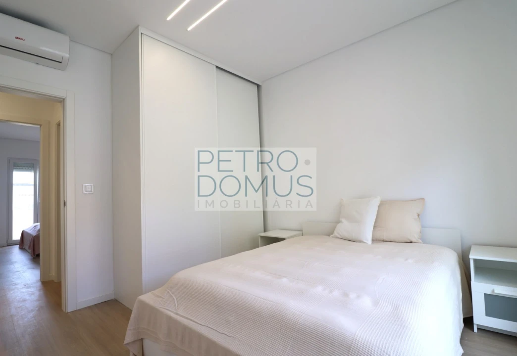Apartamento T3 para Venda em Almada, Cova da Piedade, Pragal e Cacilhas Foto 23