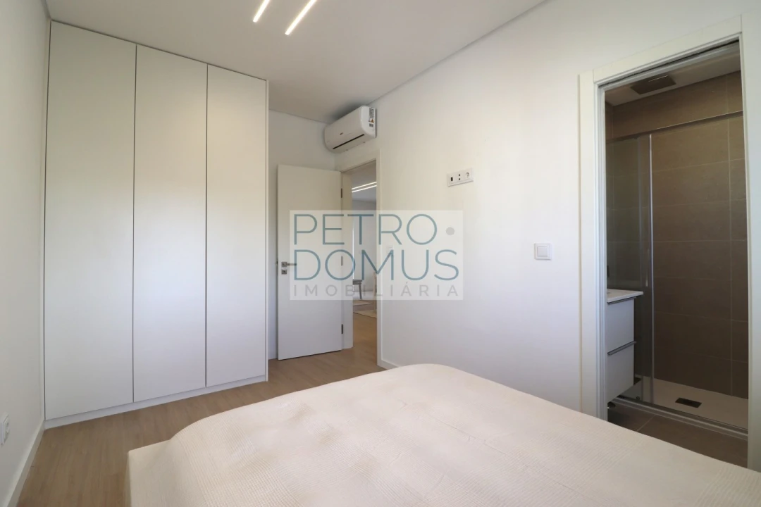 Apartamento T3 para Venda em Almada, Cova da Piedade, Pragal e Cacilhas Foto 28