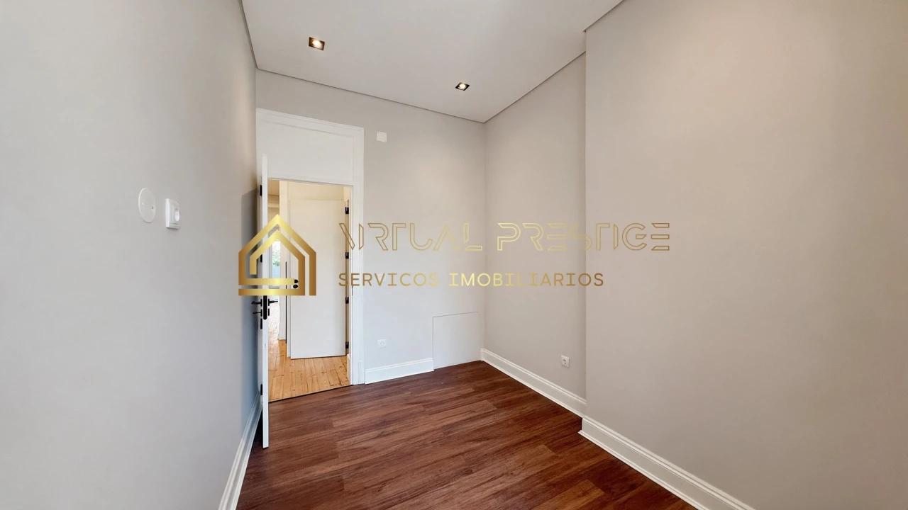 Apartamento T3 para Venda em Areeiro Foto 17