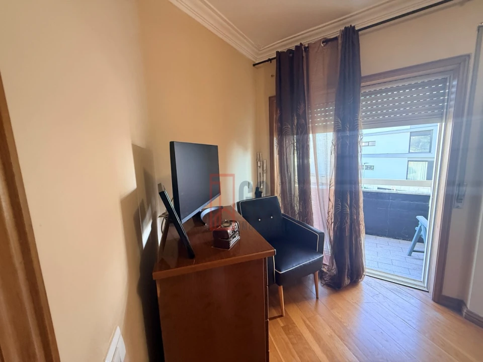 Apartamento T3 para Venda em Mafamude e Vilar do Paraíso Foto 19