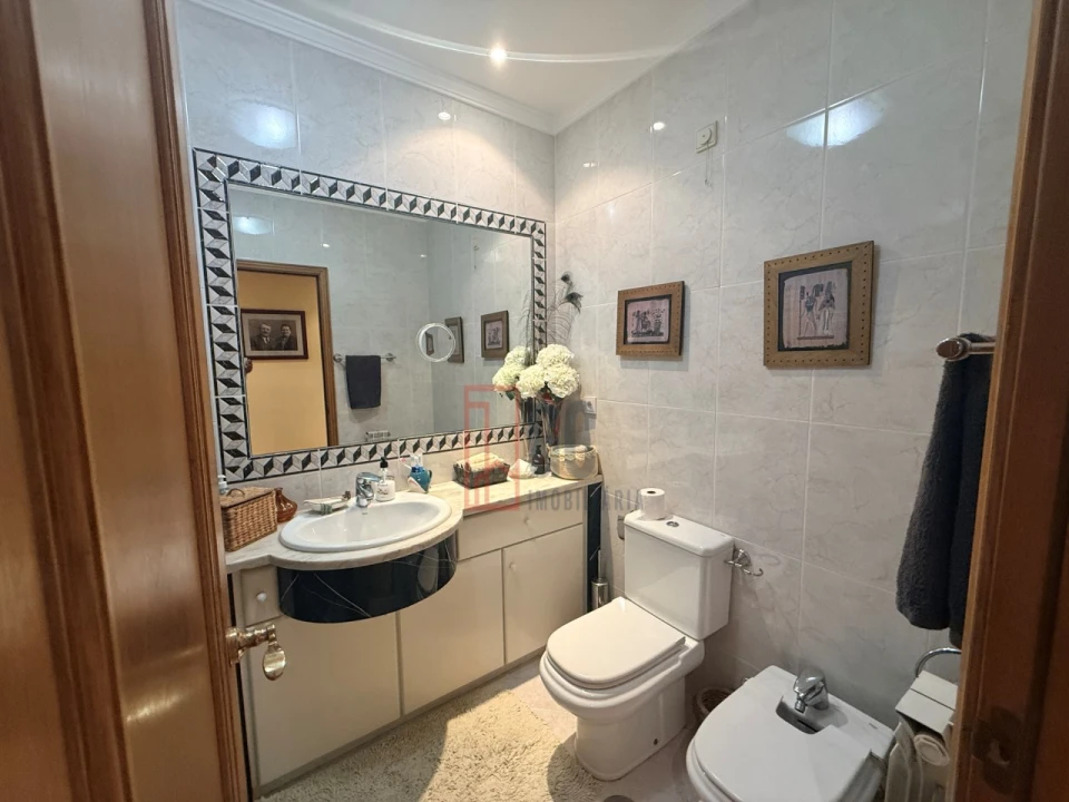 Apartamento T3 para Venda em Mafamude e Vilar do Paraíso Foto 17