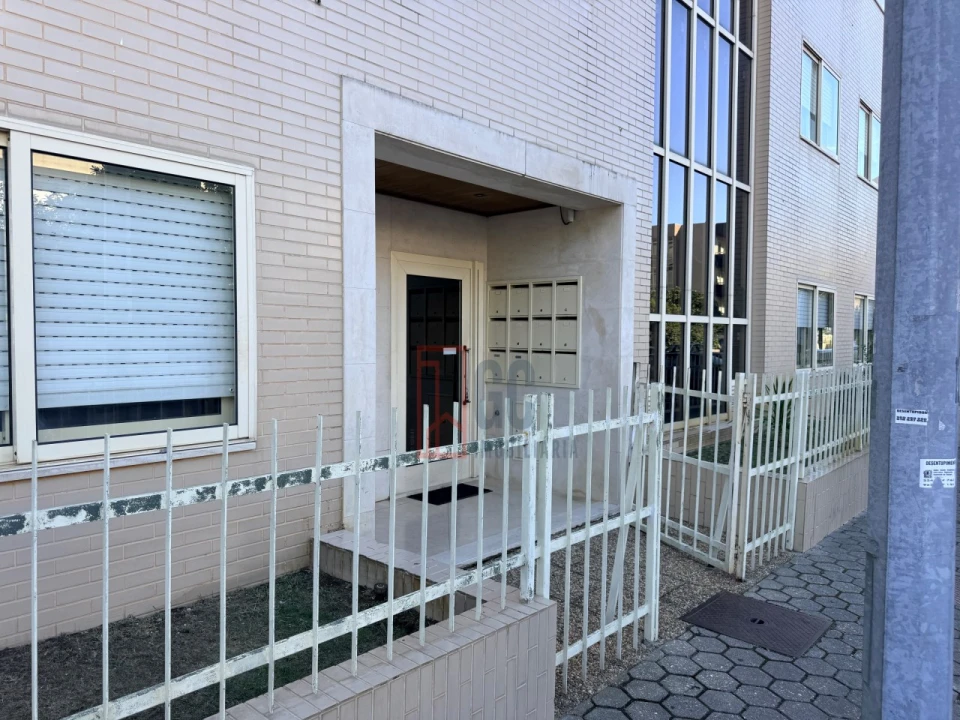 Apartamento T3 para Venda em Mafamude e Vilar do Paraíso Foto 37