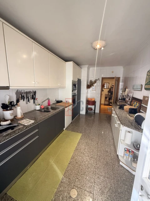 Apartamento T3 para Venda em Mafamude e Vilar do Paraíso