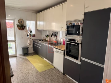Apartamento T3 para Venda em Mafamude e Vilar do Paraíso