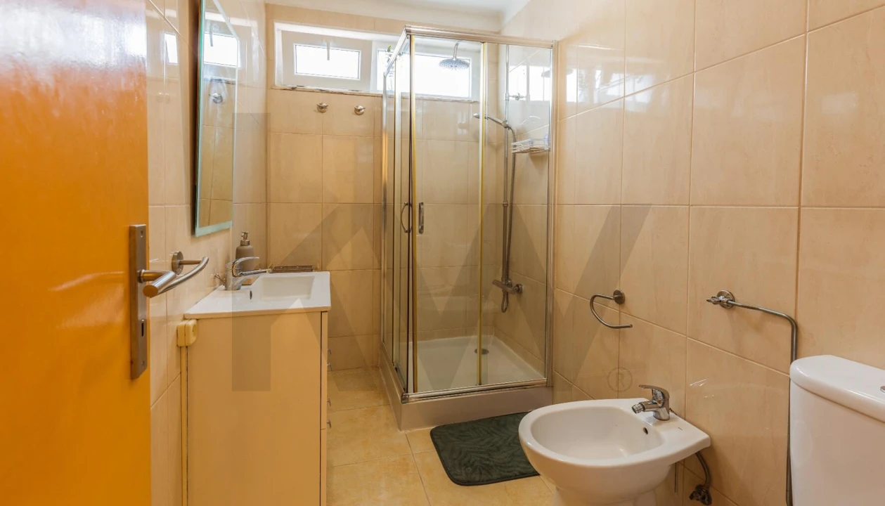 Apartamento T2 para Arrendamento em Vila Praia de Ancora Foto 8