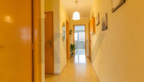 Apartamento T2 para Arrendamento em Vila Praia de Ancora