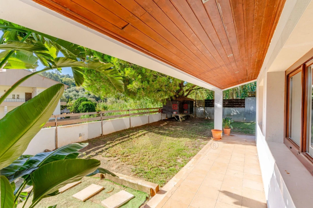 Moradia T4 para Venda em Barcarena Foto 3