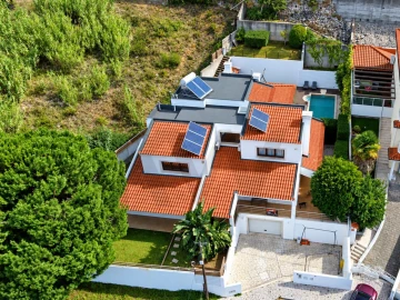 Moradia T4 para Venda em Barcarena
