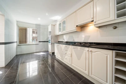 Apartamento T3 para Venda em Funchal (São Pedro)